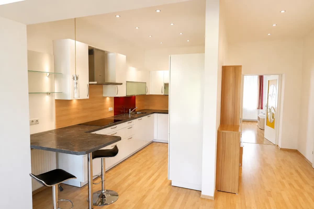 7-Zimmer-Haus mieten in Mödling – 212 m², € 2.400 – Bild 6 von 8