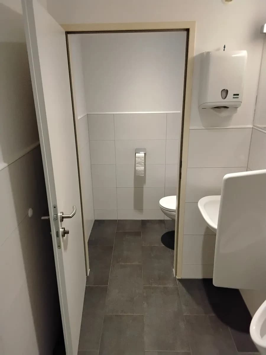 Gewerbeimmobilie mieten in Wels-Land – 79 m², € 800 – Bild 10 von 12