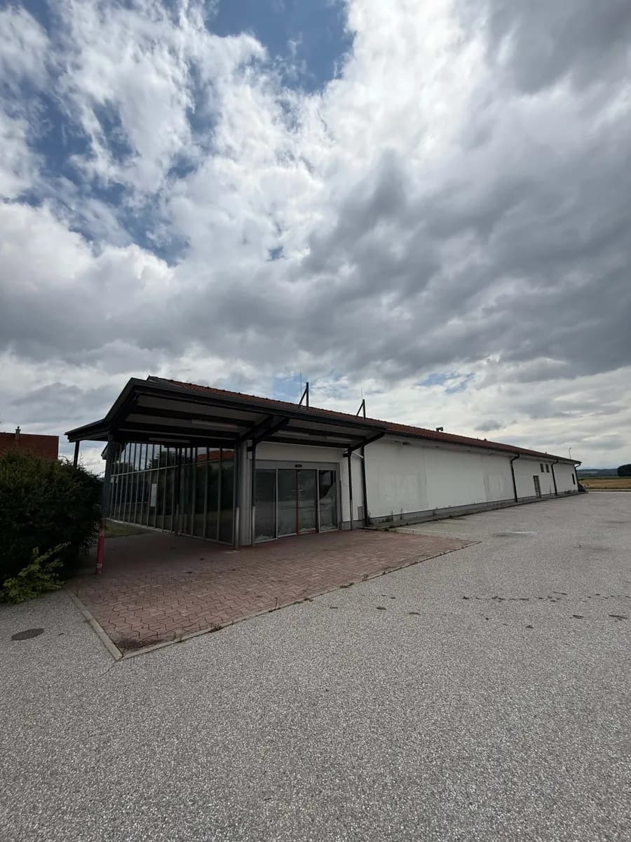 Gewerbeimmobilie mieten in Melk – 686 m², € 11 – Bild 3 von 4
