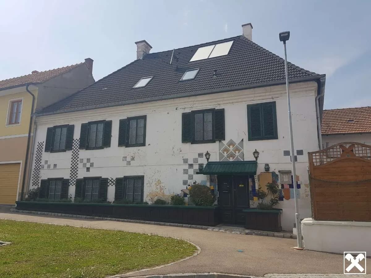 7-Zimmer-Haus kaufen in Hollabrunn – 224 m², € 169.000