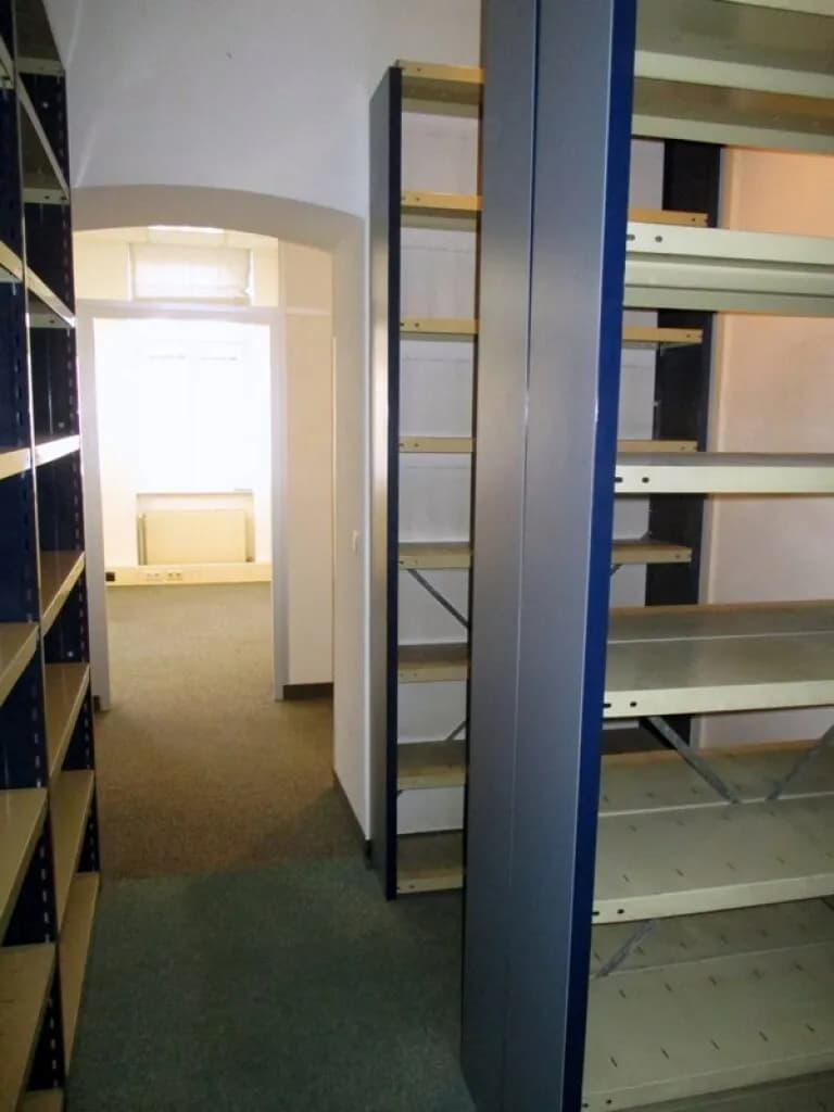 9-Zimmer-Gewerbeimmobilie mieten in Wien – 252 m², € 2.083 – Bild 3 von 10