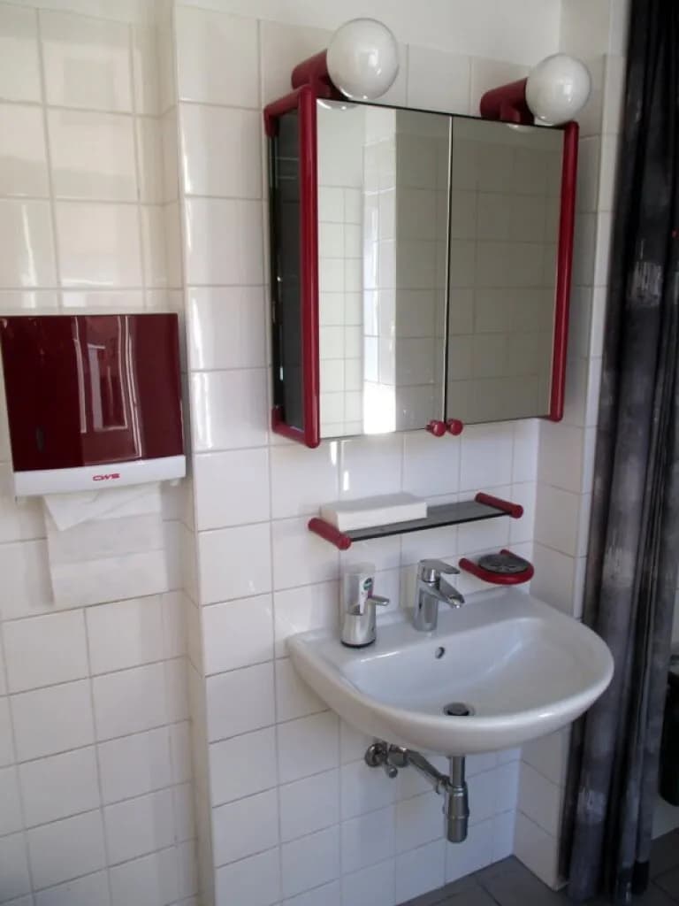 9-Zimmer-Gewerbeimmobilie mieten in Wien – 252 m², € 2.083 – Bild 8 von 10