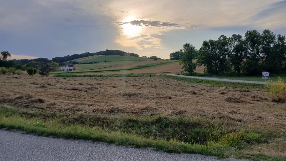 Grundstück kaufen in Güssing – 1 411 m², € 40.000