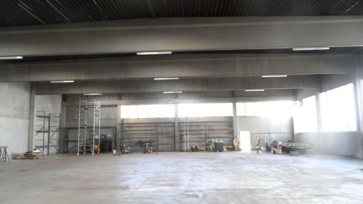 Gewerbeimmobilie mieten in Wels – 1 000 m²