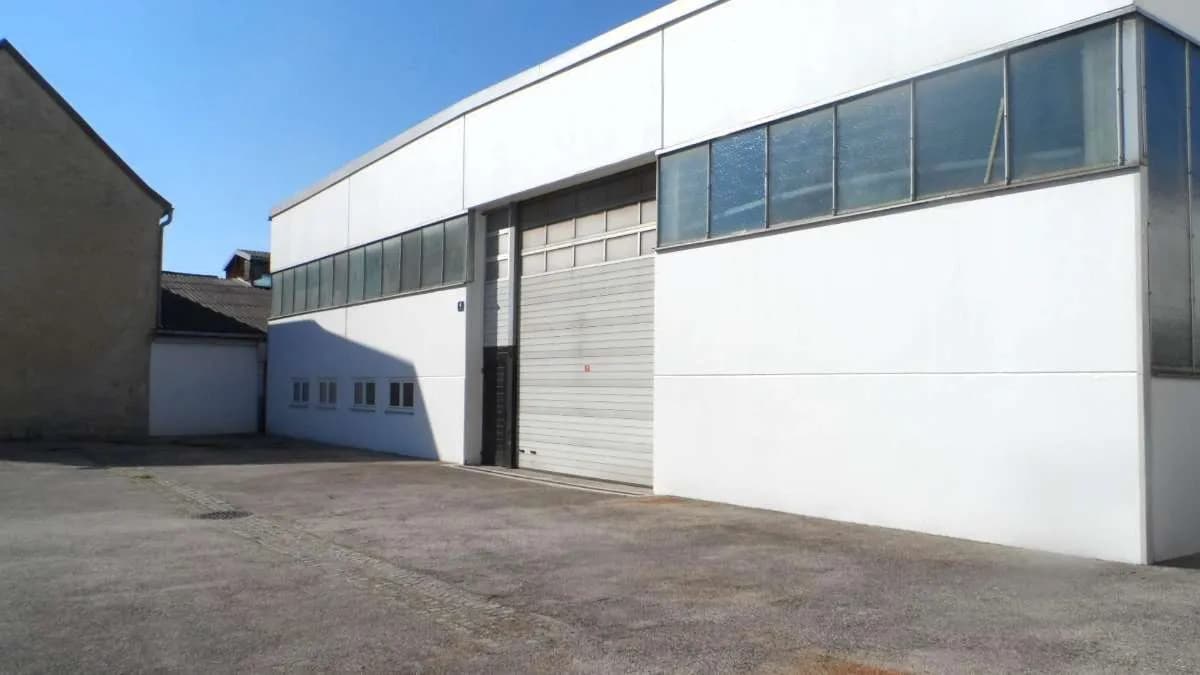 Gewerbeimmobilie mieten in Wels – 1 000 m² – Bild 2 von 8