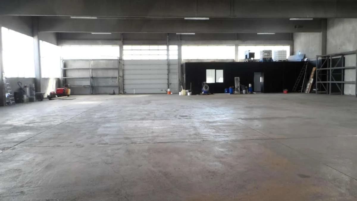 Gewerbeimmobilie mieten in Wels – 1 000 m² – Bild 4 von 8