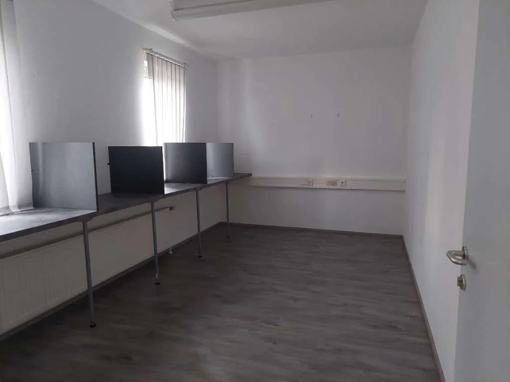 Gewerbeimmobilie mieten in Eferding – 150 m², € 1.500 – Bild 12 von 16