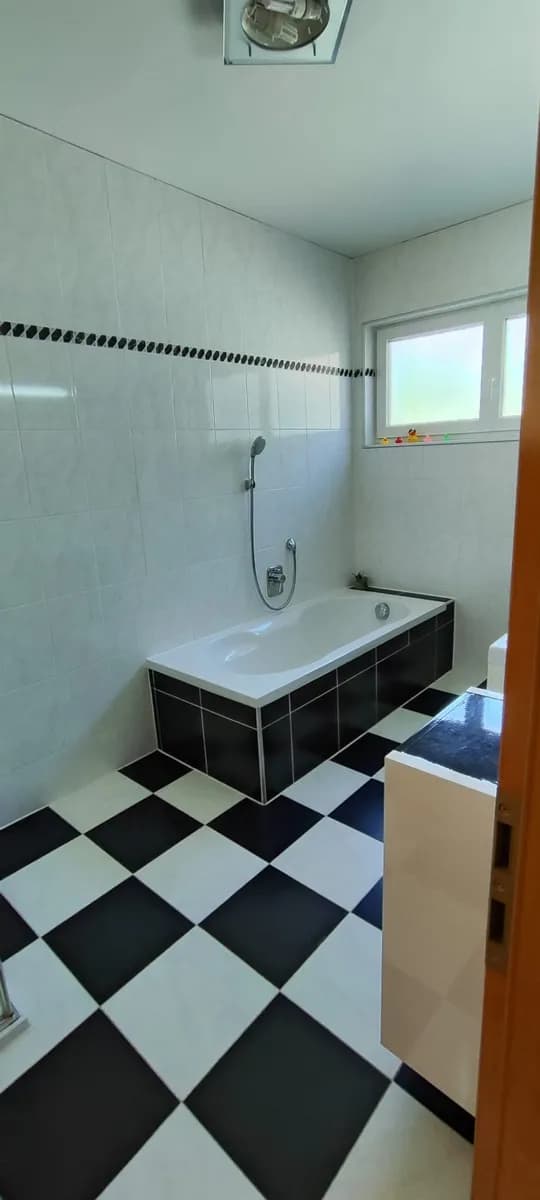 4-Zimmer-Wohnung mieten in Vöcklabruck – 125 m², € 1.250 – Bild 9 von 34