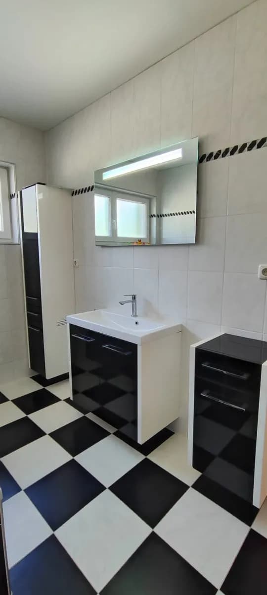 4-Zimmer-Wohnung mieten in Vöcklabruck – 125 m², € 1.250 – Bild 11 von 34
