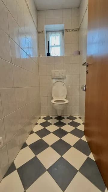 6-Zimmer-Gewerbeimmobilie kaufen in Braunau am Inn – 160 m², € 750.000 – Bild 9 von 23