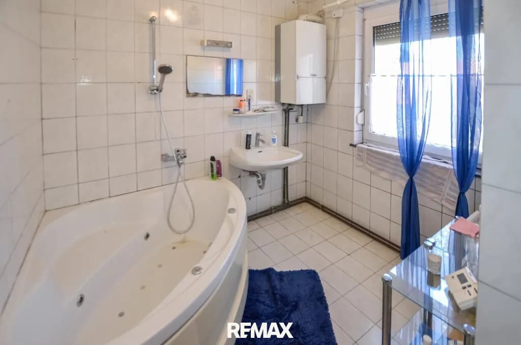 11-Zimmer-Gewerbeimmobilie kaufen in Bruck an der Leitha – 855 m² – Bild 13 von 20