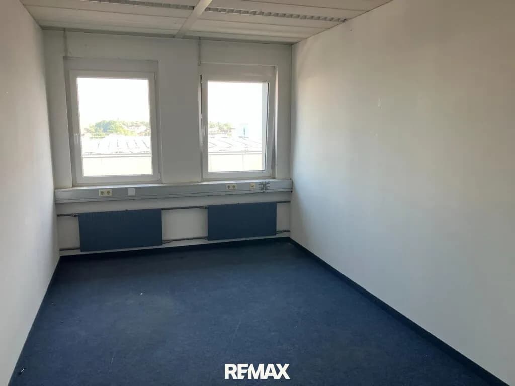 Gewerbeimmobilie mieten in Baden – 30 m², € 11