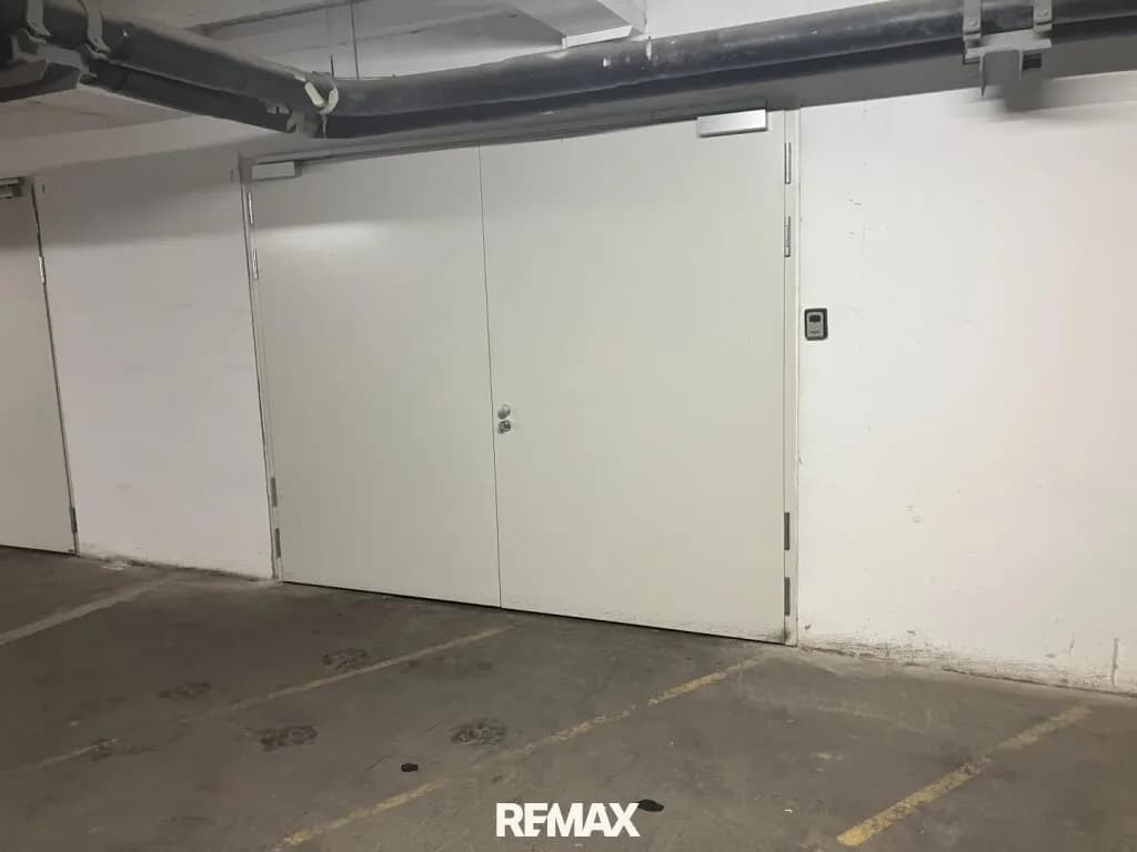 Gewerbeimmobilie mieten in Baden – 150 m², € 6