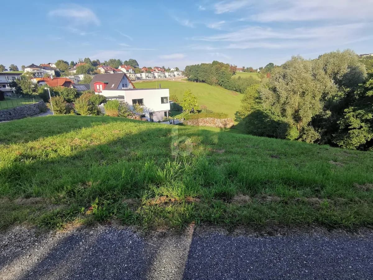 Grundstück kaufen in Amstetten – 1 489 m², € 125.000