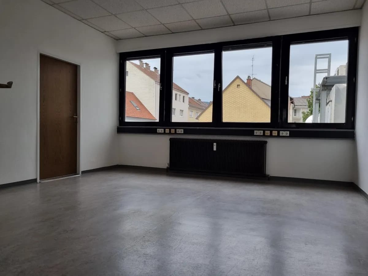 5-Zimmer-Gewerbeimmobilie mieten in Steyr – 195 m², € 915 – Bild 6 von 11
