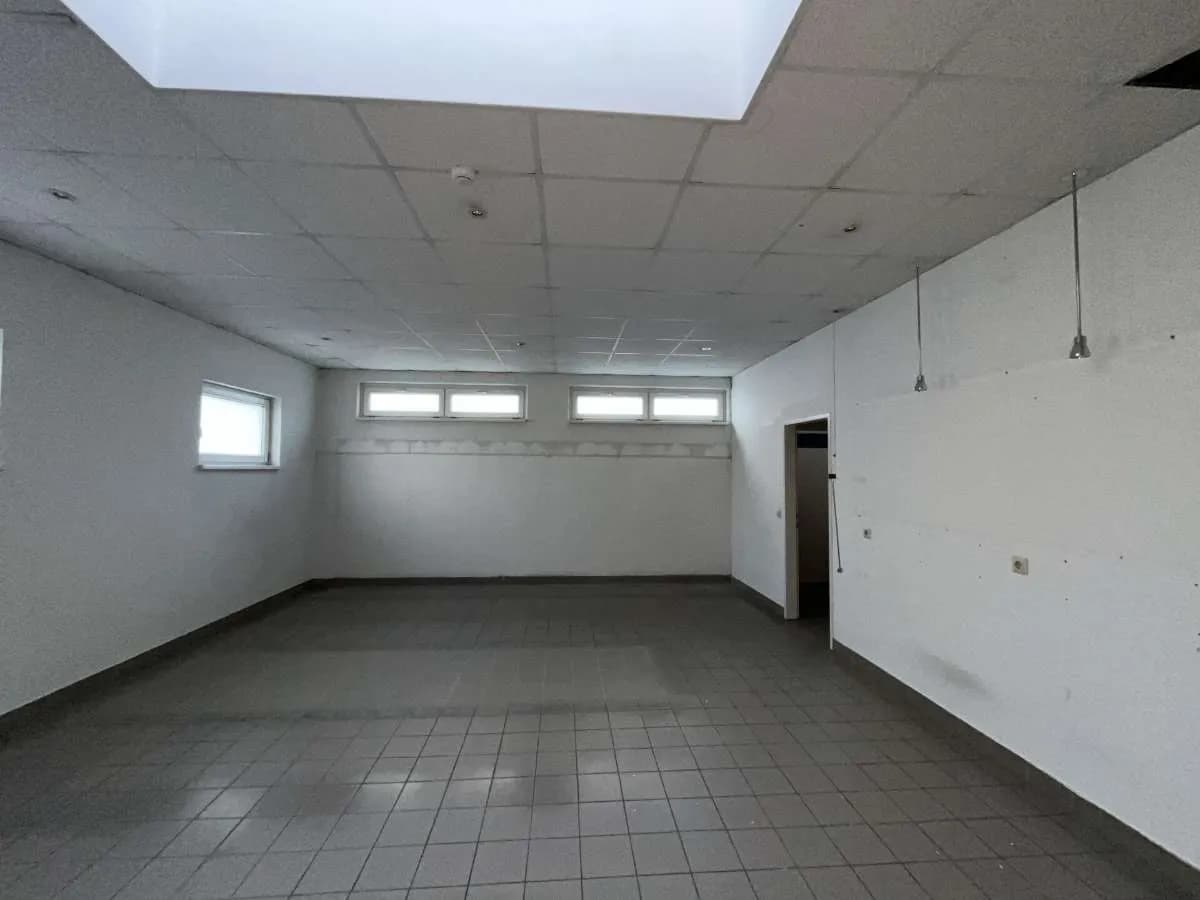 Gewerbeimmobilie mieten in Mödling – 2 082 m², € 15.823 – Bild 1 von 12