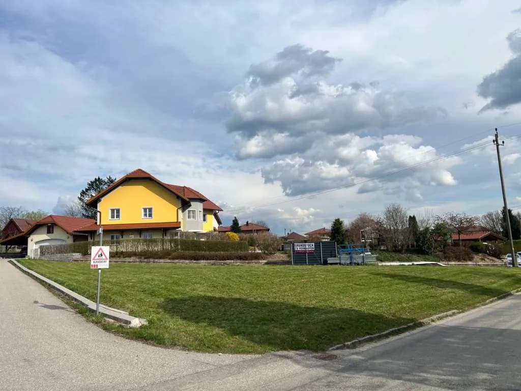 Grundstück kaufen in Grieskirchen – 834 m², € 59.500 – Bild 1 von 2