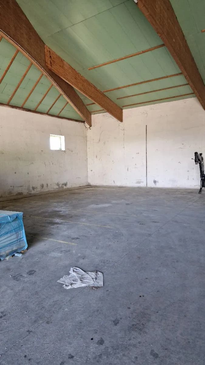 Gewerbeimmobilie mieten in Vöcklabruck – 150 m², € 1.000 – Bild 1 von 3