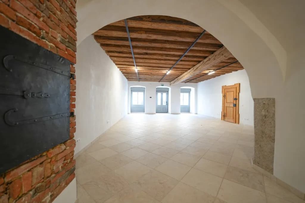 2-Zimmer-Gewerbeimmobilie mieten in Wels – 108 m², € 1.537 – Bild 12 von 20