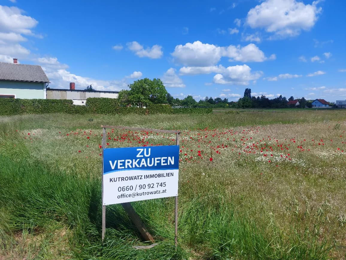 Grundstück kaufen in Neusiedl am See – 1 641 m², € 128