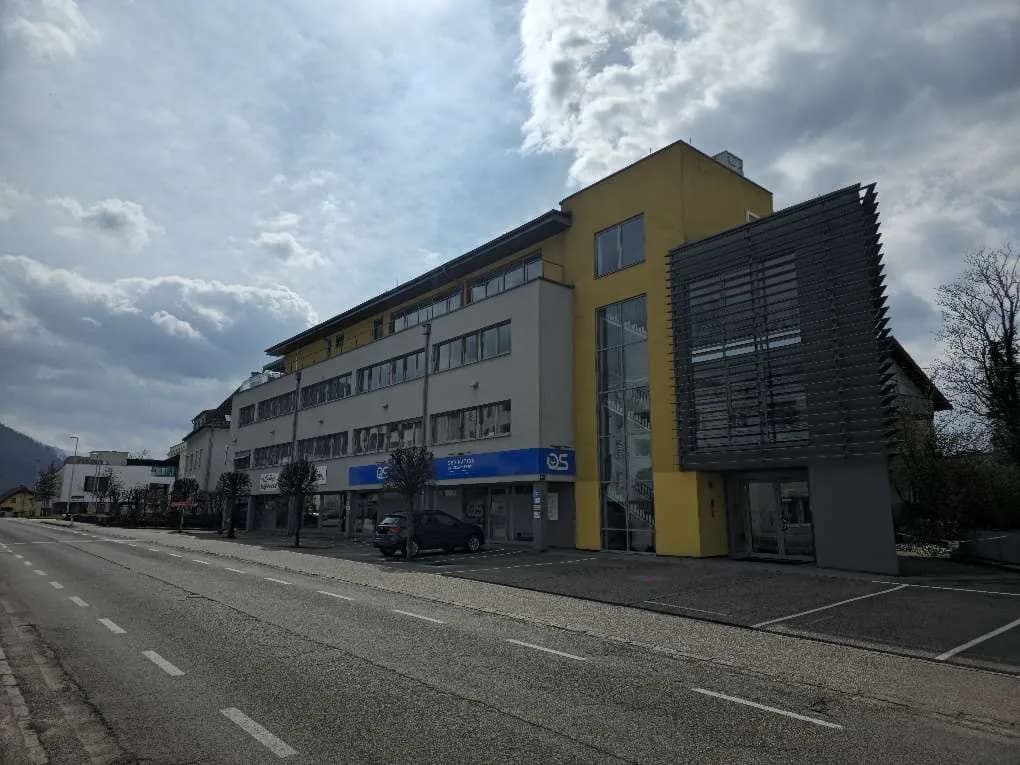 11-Zimmer-Gewerbeimmobilie mieten in Gmunden – 318 m², € 4.458 – Bild 1 von 4
