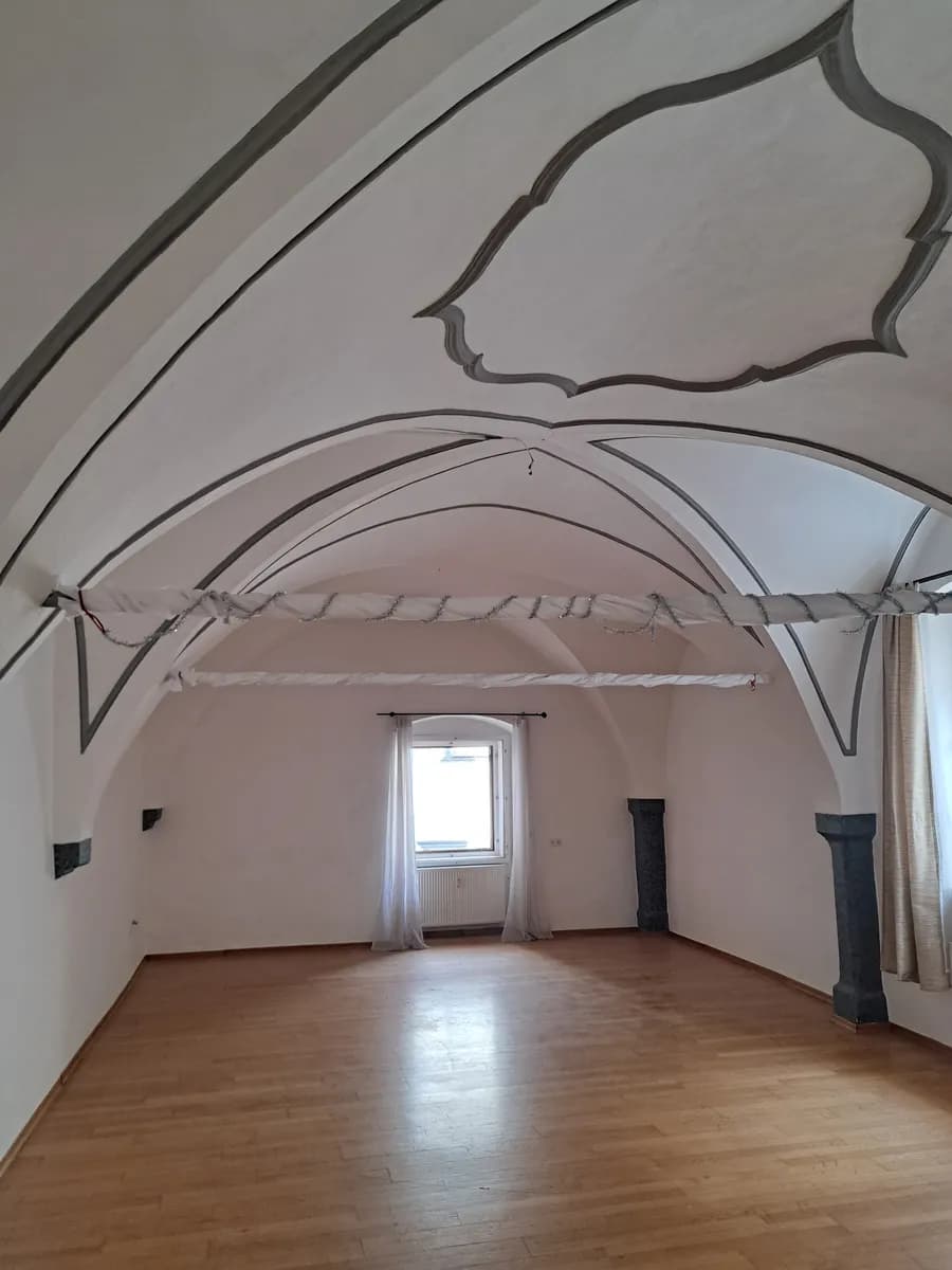1-Zimmer-Gewerbeimmobilie mieten in Steyr – 57 m², € 534
