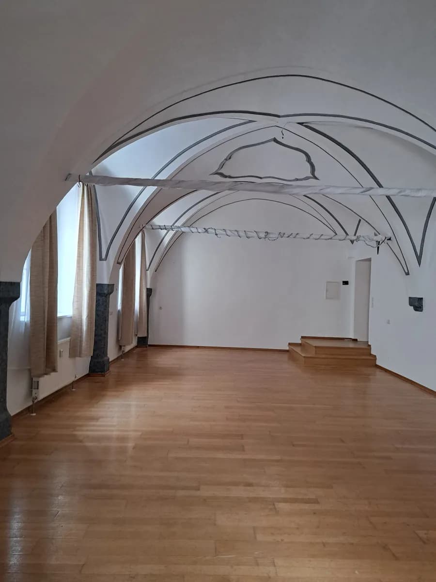 1-Zimmer-Gewerbeimmobilie mieten in Steyr – 57 m², € 534 – Bild 3 von 6