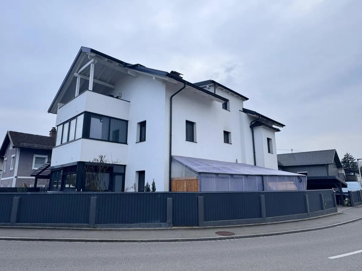 12-Zimmer-Haus kaufen in Braunau am Inn – 285 m² – Bild 2 von 21