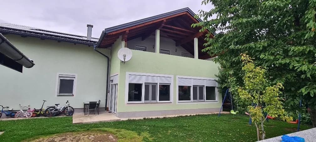 9-Zimmer-Gewerbeimmobilie kaufen in Braunau am Inn – 295 m² – Bild 1 von 18