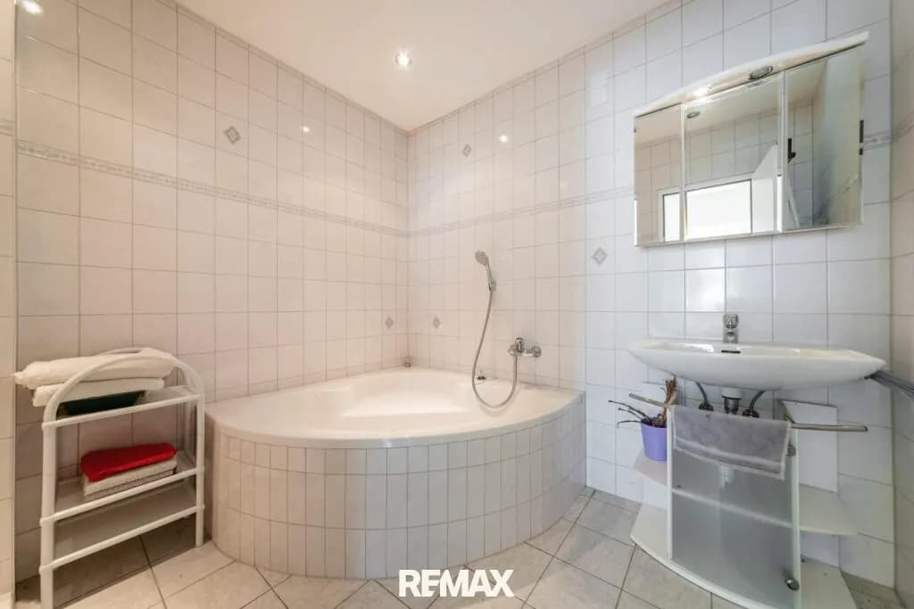 Gewerbeimmobilie kaufen in Kufstein – 365 m², € 2.200.000 – Bild 13 von 20