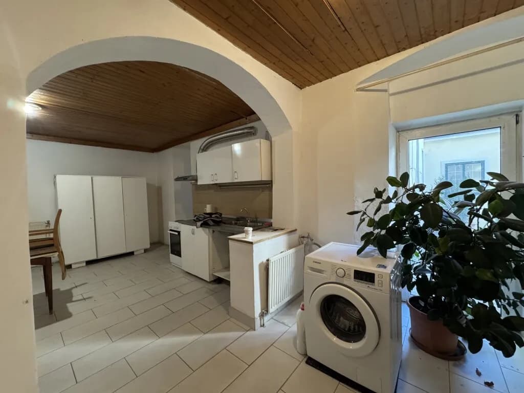 6-Zimmer-Wohnung mieten in Wien – 115 m², € 350 – Bild 1 von 13