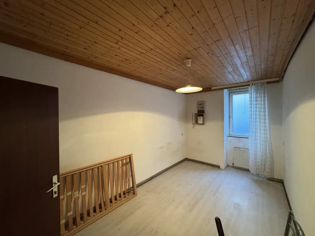 6-Zimmer-Wohnung mieten in Wien – 115 m², € 350 – Bild 2 von 13