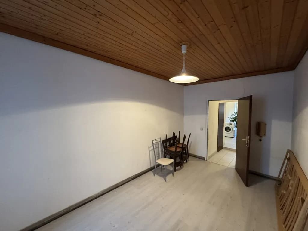 6-Zimmer-Wohnung mieten in Wien – 115 m², € 350 – Bild 3 von 13