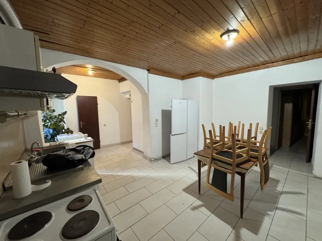 6-Zimmer-Wohnung mieten in Wien – 115 m², € 350 – Bild 4 von 13