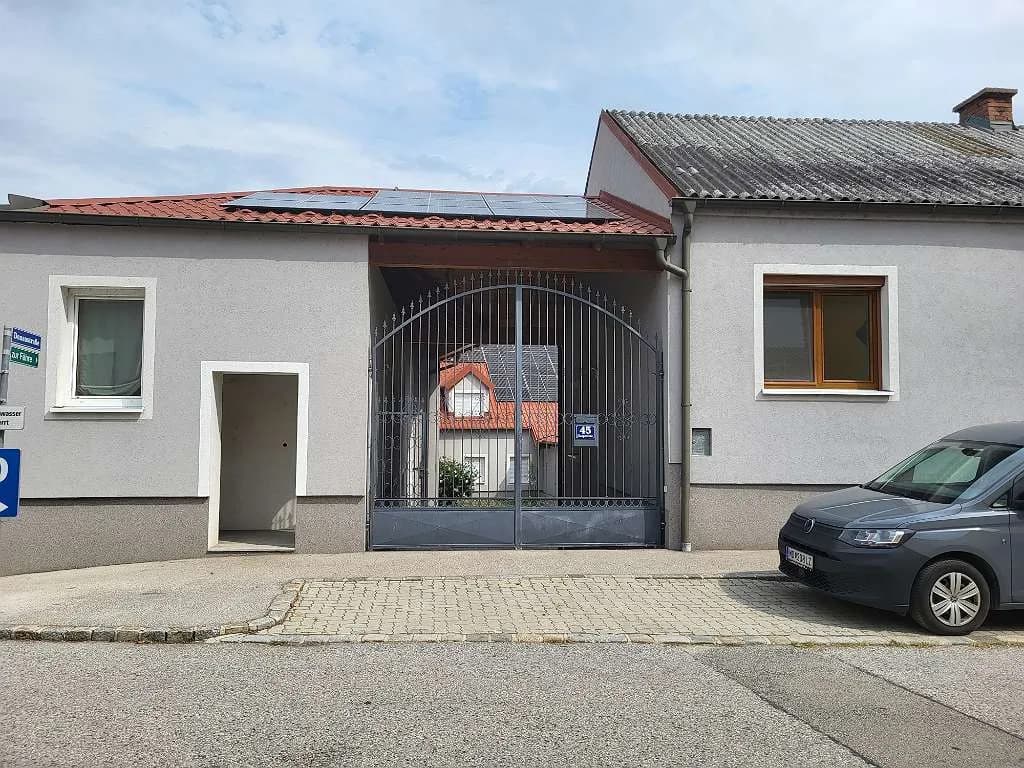 Wohnung mieten in Bruck an der Leitha – 15 m², € 400