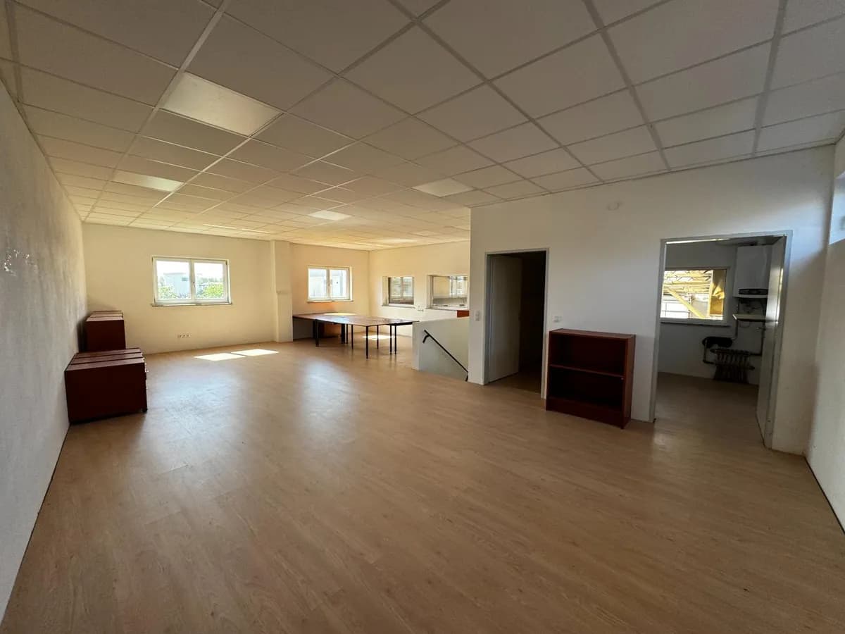 1-Zimmer-Gewerbeimmobilie mieten in Linz Land – 68 m² – Bild 1 von 4