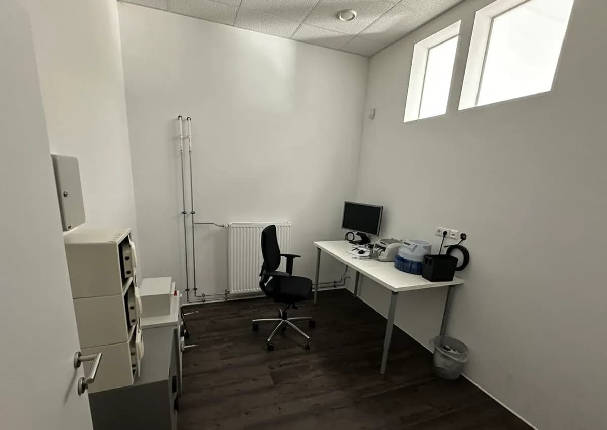 6-Zimmer-Gewerbeimmobilie mieten in Eisenstadt – 260 m², € 2.950 – Bild 8 von 9