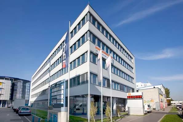 Gewerbeimmobilie mieten in Wien – 232 m², € 4.365