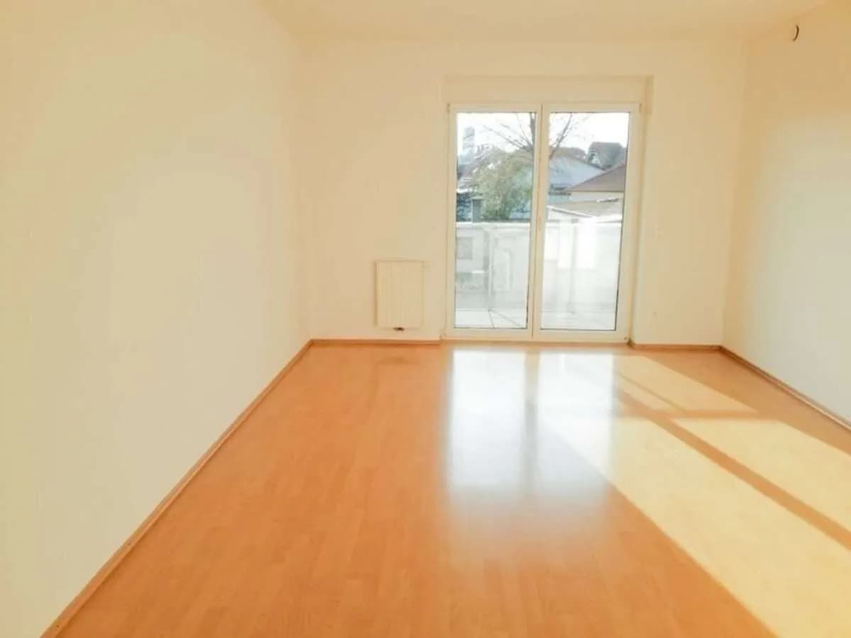 3-Zimmer-Wohnung mieten in Neunkirchen – 82,03 m², € 1.142 – Bild 1 von 7