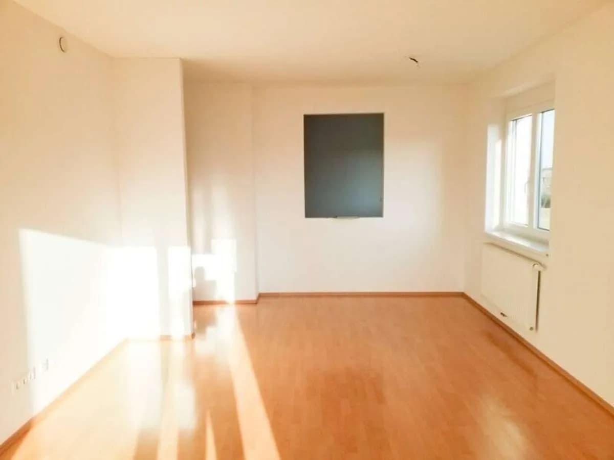 3-Zimmer-Wohnung mieten in Neunkirchen – 82,03 m², € 1.142 – Bild 3 von 7