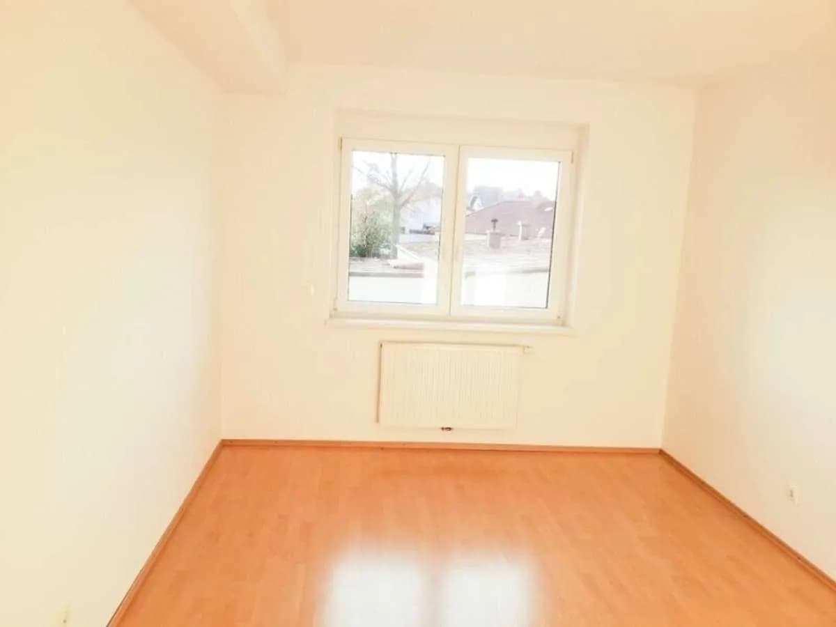 3-Zimmer-Wohnung mieten in Neunkirchen – 82,03 m², € 1.142 – Bild 4 von 7