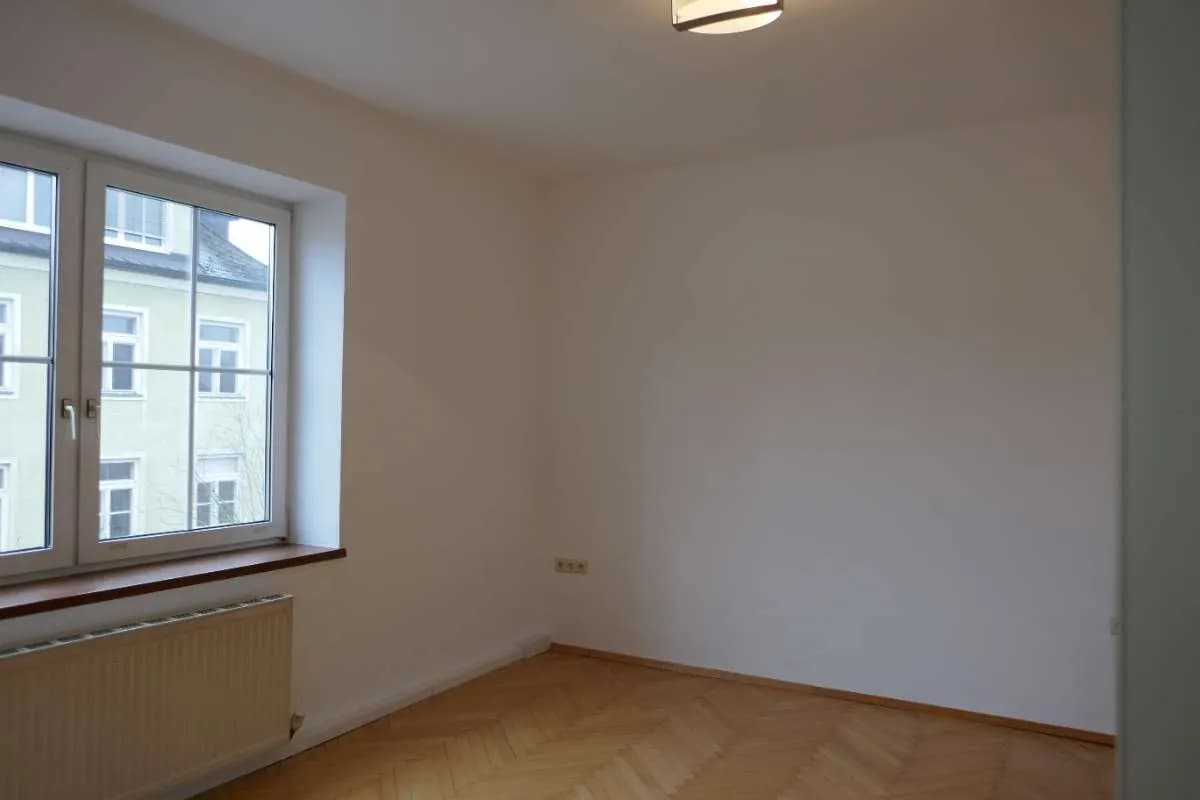5-Zimmer-Wohnung kaufen in Vöcklabruck – 101 m², € 279.000 – Bild 3 von 9