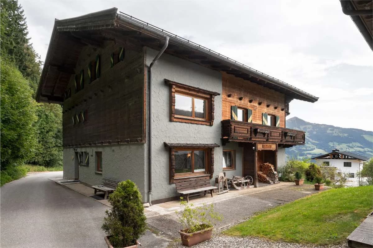 16-Zimmer-Gewerbeimmobilie kaufen in Kitzbühel – 557 m², € 1.650.000 – Bild 2 von 13