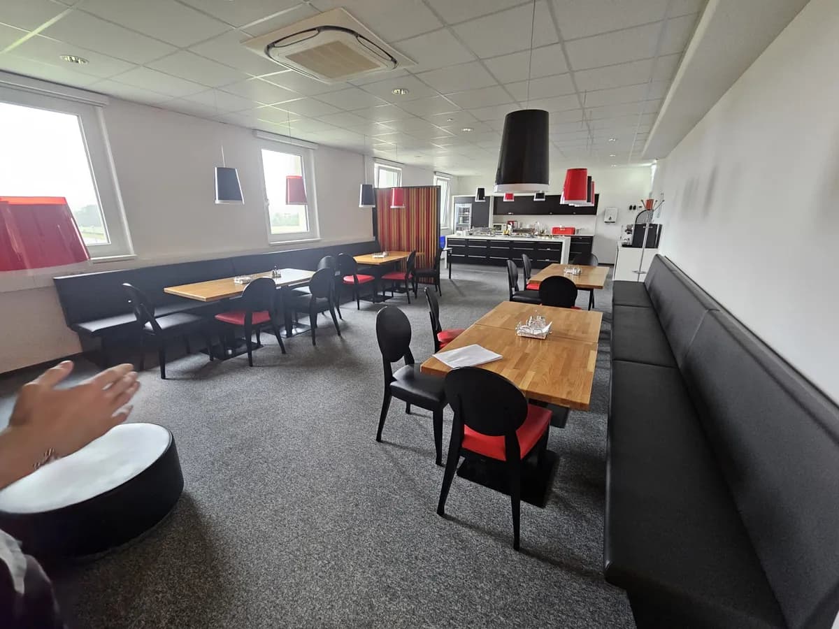Gewerbeimmobilie mieten in Linz Land – 394 m², € 4.274 – Bild 10 von 12