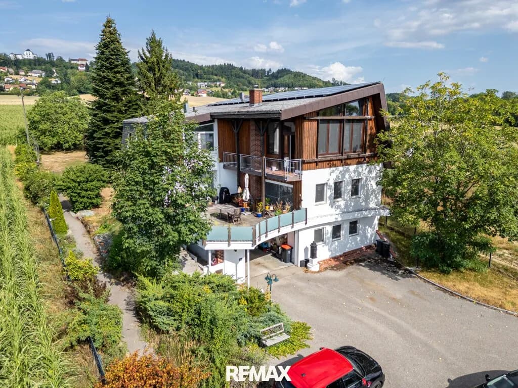 9-Zimmer-Immobilie kaufen in Vöcklabruck – 290 m², € 620.000 – Bild 1 von 28