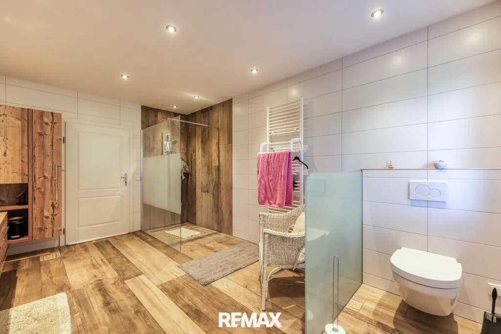 9-Zimmer-Immobilie kaufen in Vöcklabruck – 290 m², € 620.000 – Bild 10 von 28