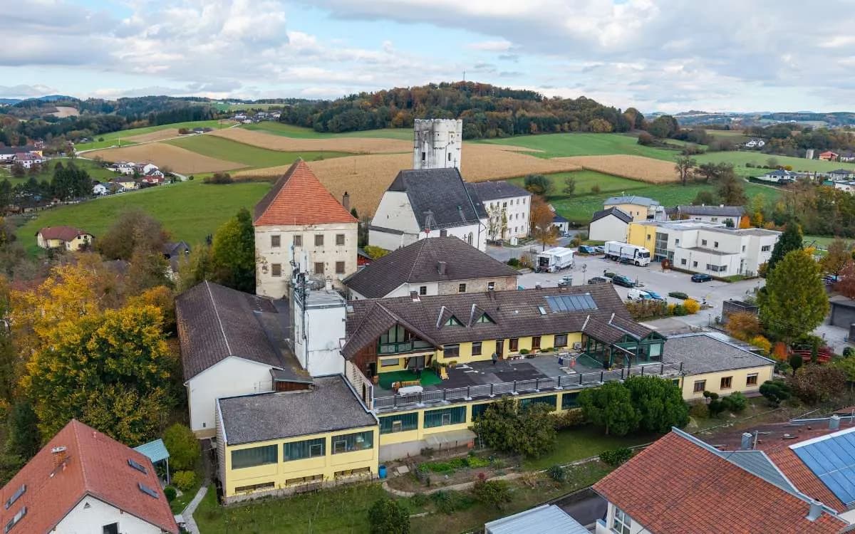 Gewerbeimmobilie mieten in Perg – 1 288 m², € 6.200 – Bild 7 von 7