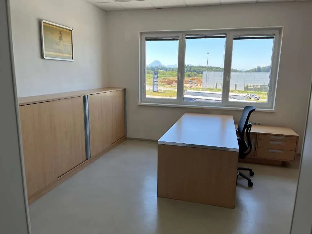 3-Zimmer-Gewerbeimmobilie mieten in Wels-Land – 80 m², € 599 – Bild 3 von 12