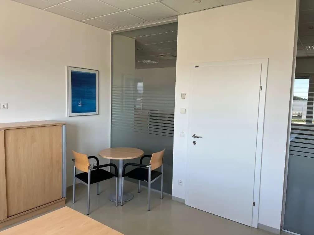 3-Zimmer-Gewerbeimmobilie mieten in Wels-Land – 80 m², € 599 – Bild 4 von 12