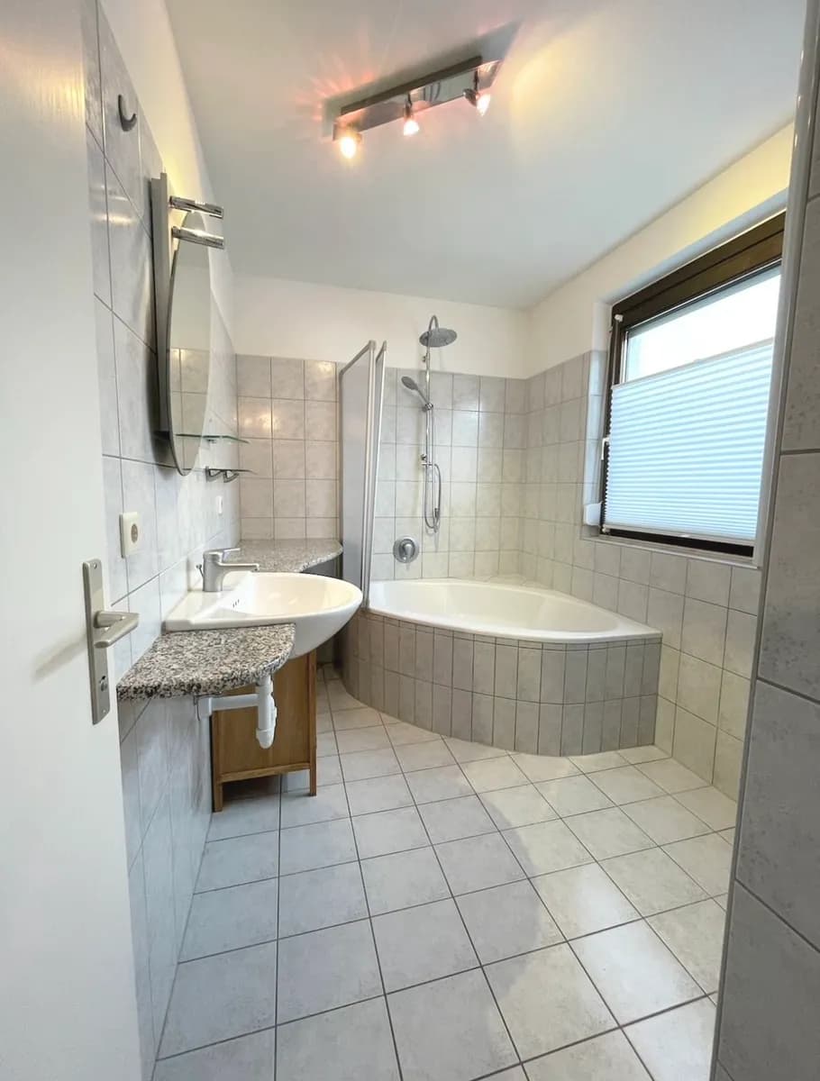 3-Zimmer-Wohnung mieten in Innsbruck-Land – 96 m², € 1.700 – Bild 4 von 12